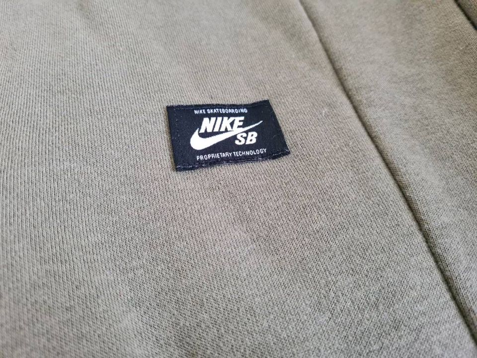 Nike Hoodie **TOP ZUSTAND** in Wallmerod