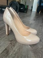 Buffalo Pumps (Lack) in 37 in nude/beige - wie neu, innen Leder Niedersachsen - Lüneburg Vorschau