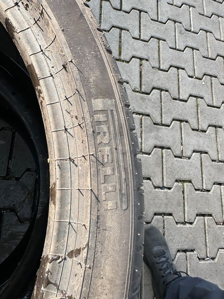 2x 315 30 R22 107Y Pirelli Sommerreifen in Usingen