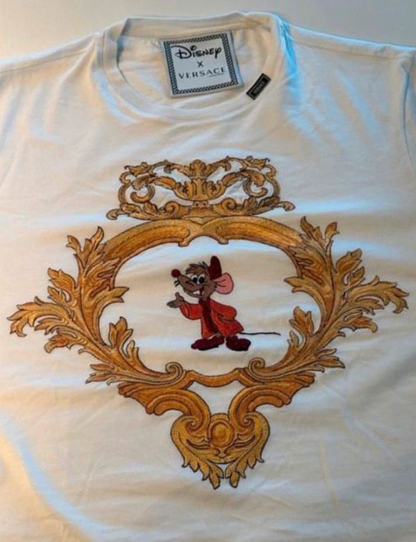Versace x Disney S Jogginganzug/T-Shirt in Haimhausen