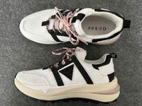 GUESS Sneaker 'Kadinn Runner', weiß/schwarz/rosè, Gr. 41, neuw. Nordrhein-Westfalen - Goch Vorschau