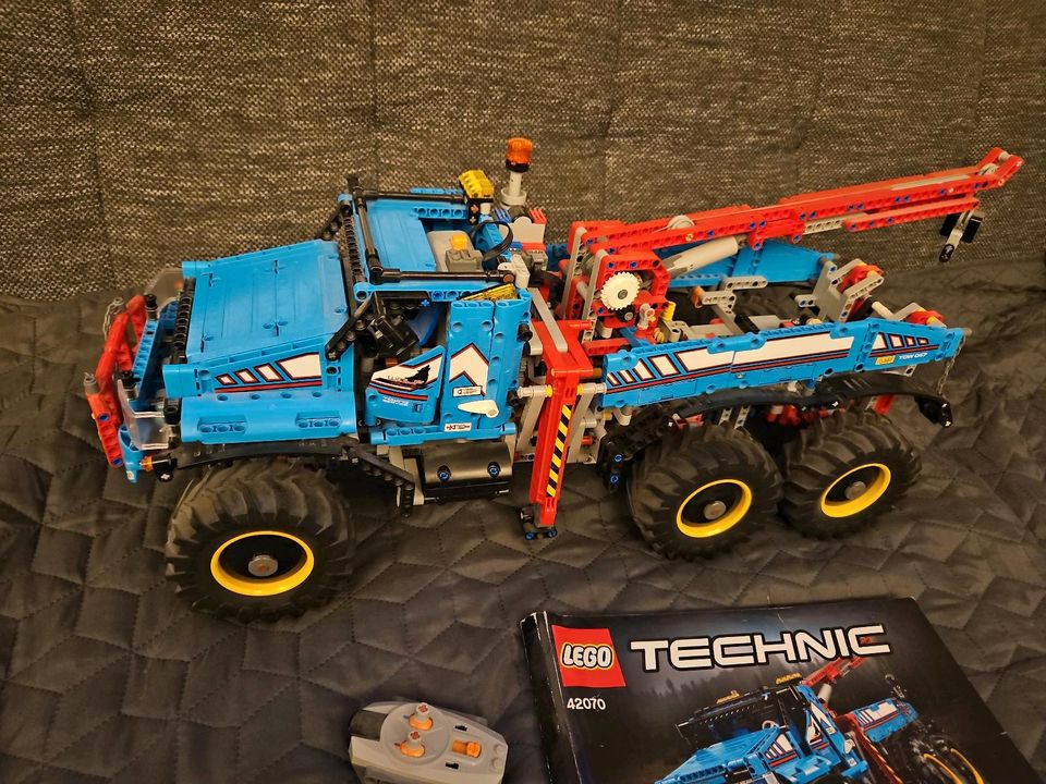 Lego Technic 42070 6x6 All Terrain Tow Truck in Langenfeld