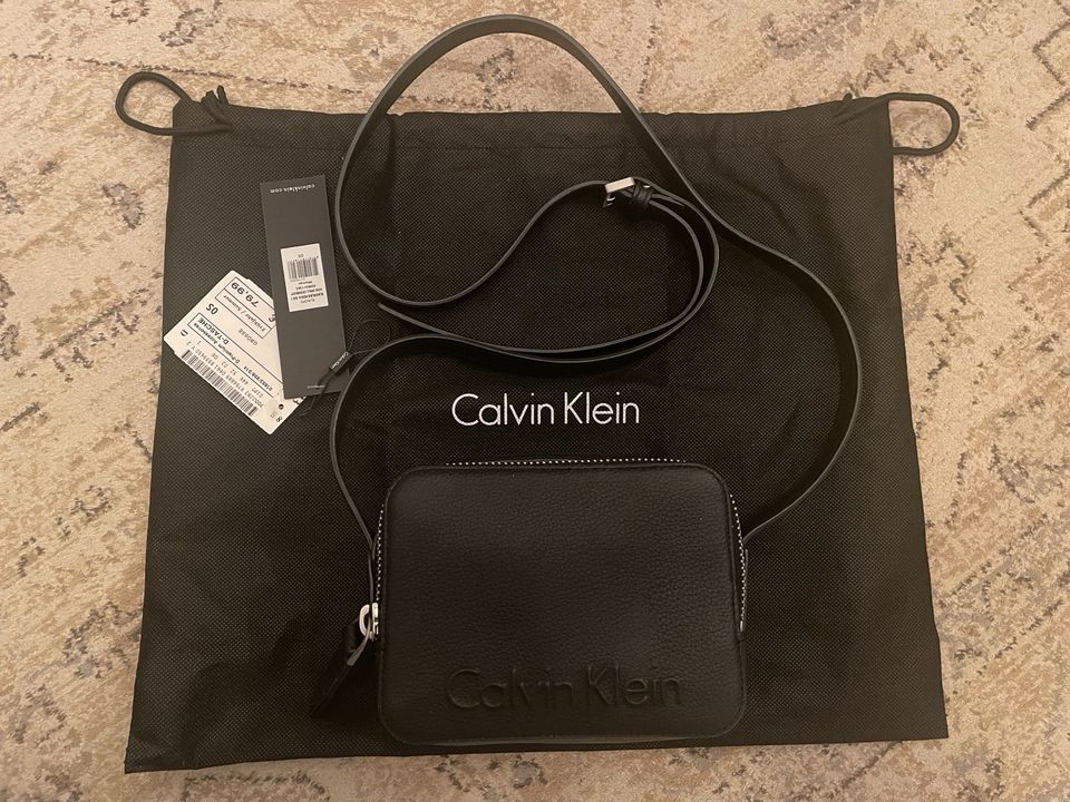 Calvin Klein Edge small crossbody in Regensburg