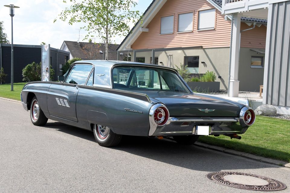 Ford Oldtimer Thunderbird Muscle-Car Bullet-Bird in Engstingen