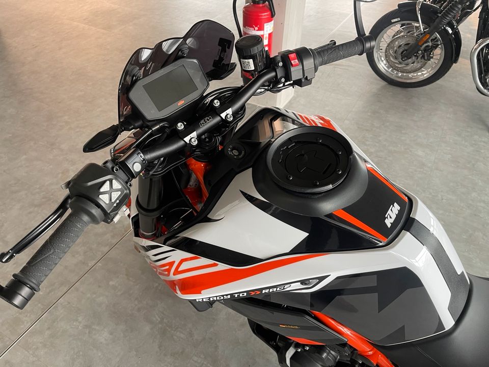 Ktm 890 Duke r in Traunreut