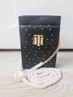 Neue Tommy Hilfiger Handytasche Crossbody TH Lock Schwarz Gold Berlin - Pankow Vorschau