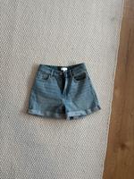 Jeansshorts H&M Gr. S Shorts kurze Hose Damen Hessen - Volkmarsen Vorschau