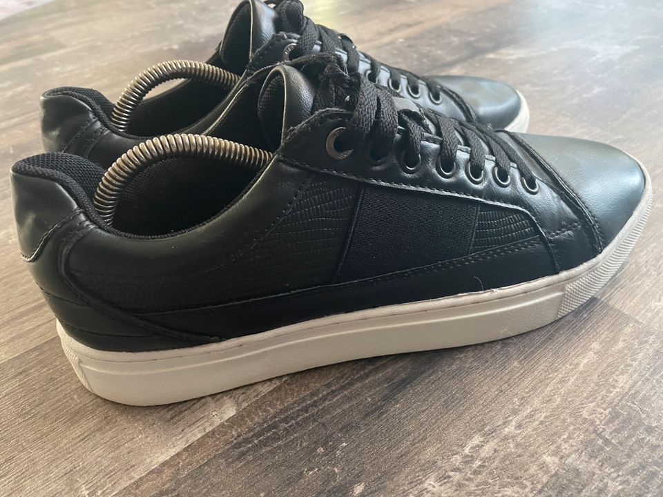 Memphis One Sneaker Gr.: 43 schwarz in Rüsselsheim