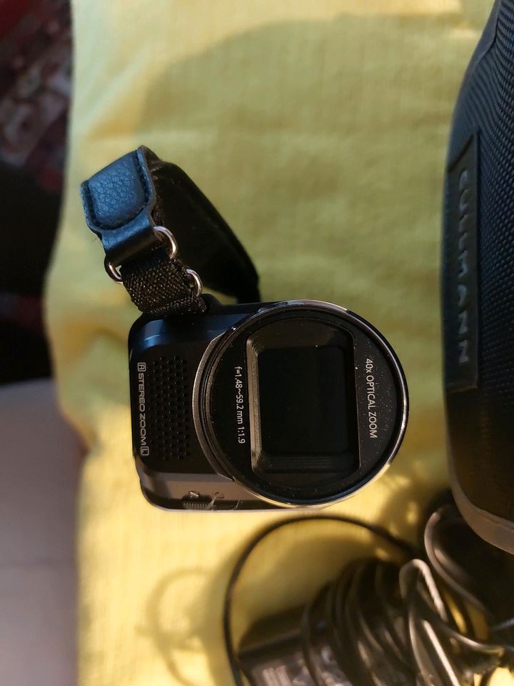 Kamera mit Tasche in Eggenstein-Leopoldshafen