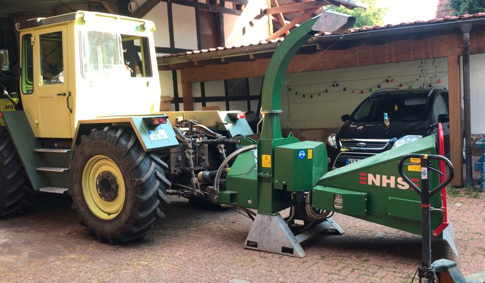 Holzhäckseln Schreddern Buschhacken Holzhäcksler Hackschnitzel in Bad Sooden-Allendorf