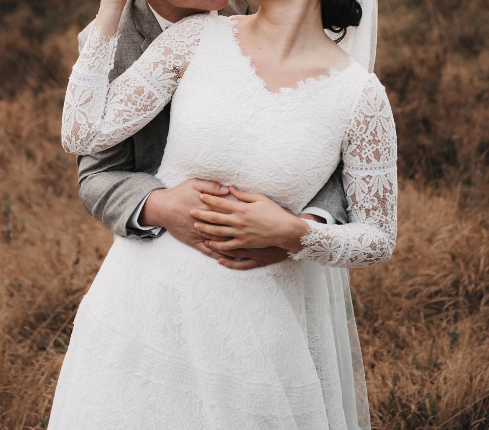 Spitzen- Brautkleid in ivory, Gr. 34/36 in Ankum