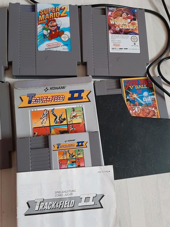 Nintendo Entertainment System NES mit 4 Controllern und 12 Spiele in Wichtshausen