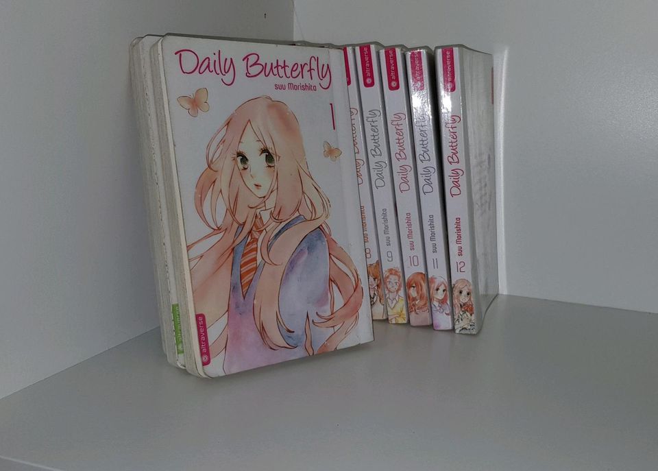 Daily Butterfly Manga 1-12 in Hamburg