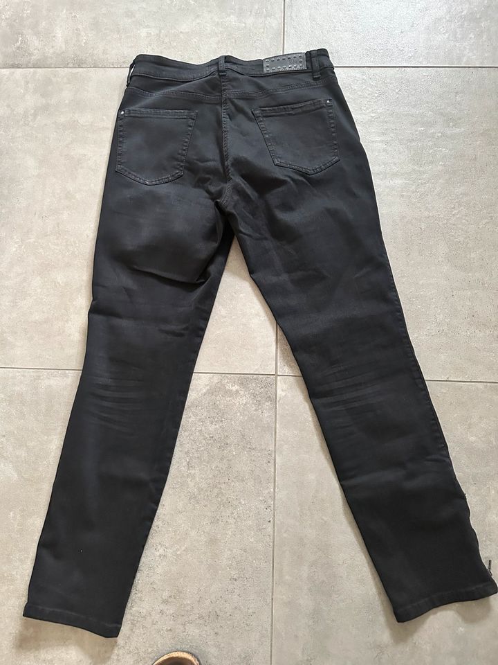 Cambio Jeans, schwarz, Größe 42, neuwertig in Düsseldorf