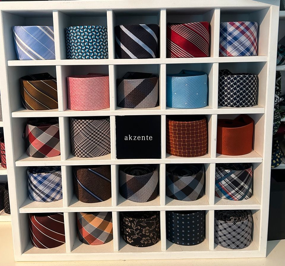 Krawatten 100 % Seide verschiedene Farben Neu in Nohfelden
