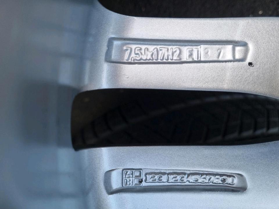 #526# 4 Winterräder Pirelli 235/65 R17 104H M+S Audi Q5 SQ5 in Halle