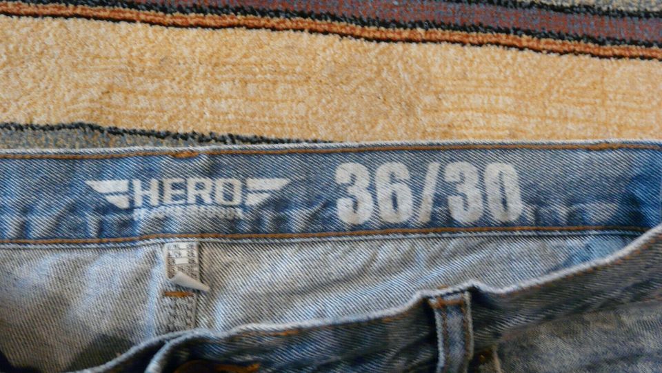 Hero Jeanshose Jeans 36/30 Wrangler in Mönchengladbach