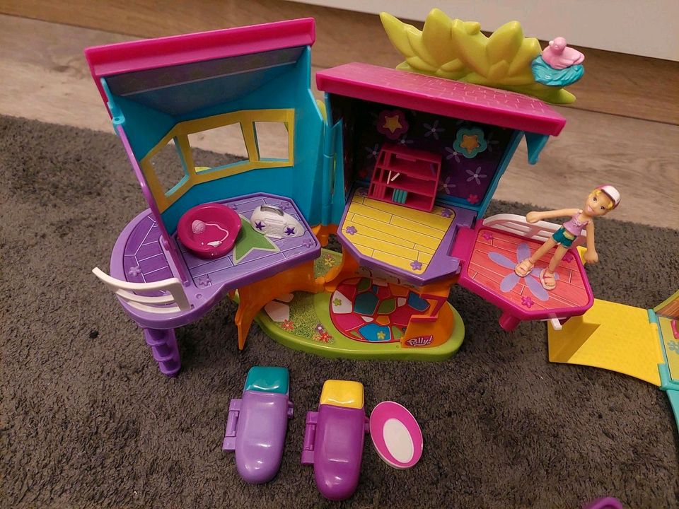 Polly Pocket magnetisches Baumhaus, Figuren, Zubehör und Tasche in Steinhagen