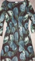 Vila Trend Kleid Trompetenärmel gr. M 38 grün Strumpfhose Hudson Niedersachsen - Nordhorn Vorschau
