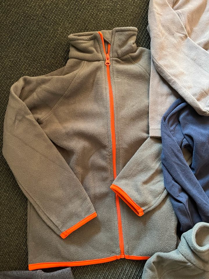 6 Jacken Fleece Sweat JoggingNEU 110 116 122 (Versand 4€) in Bamberg