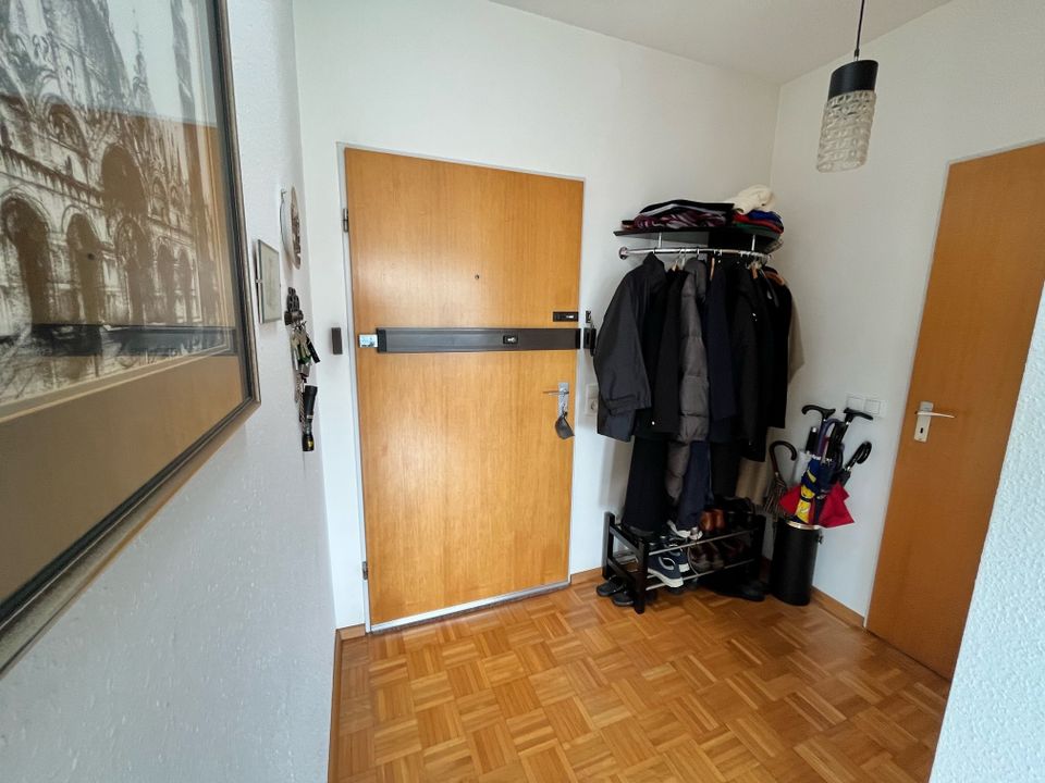 Attraktive Penthouse-Wohnung mit zwei Garagen in bevorzugter Lage von Homburg! in Homburg