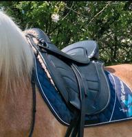 Baumloser Sattel Freedom Kerbl/Covalliero Leder 18" Mecklenburg-Vorpommern - Malchin Vorschau