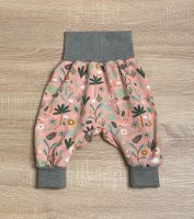 Babyhose Pumphose Hose Gr. 62/68 Blätter Blumen rosa Neu Handmade Hessen - Mörfelden-Walldorf Vorschau