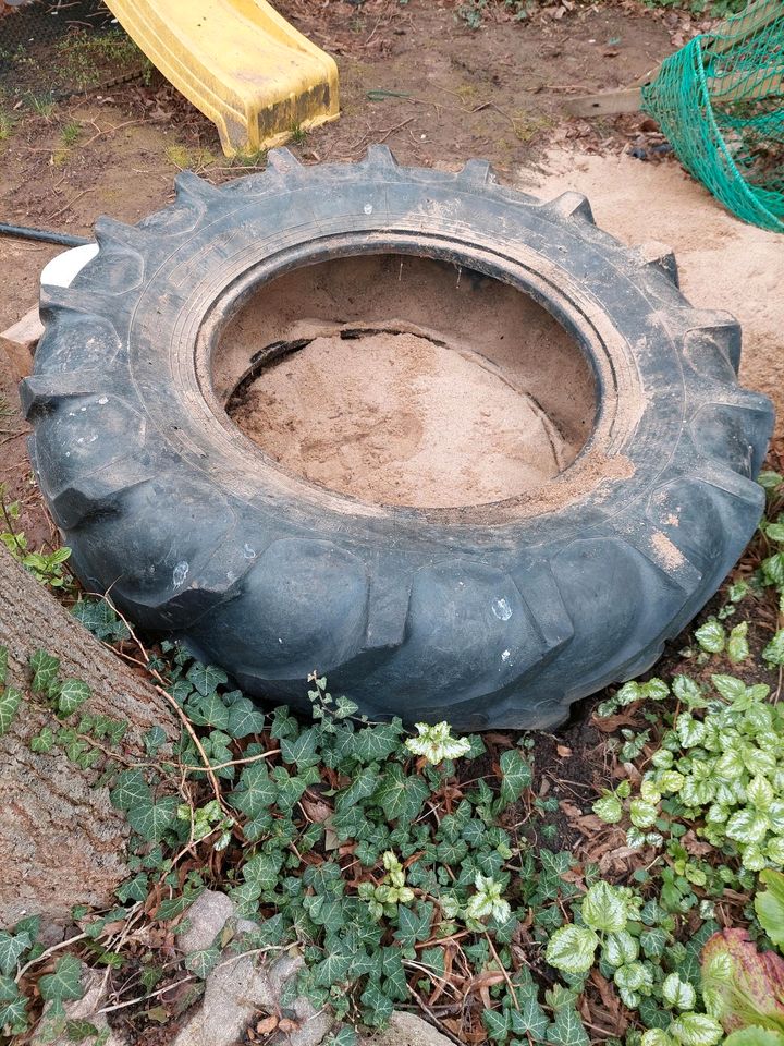 Bulldog-Reifen für Sandkasten in Oberhaid