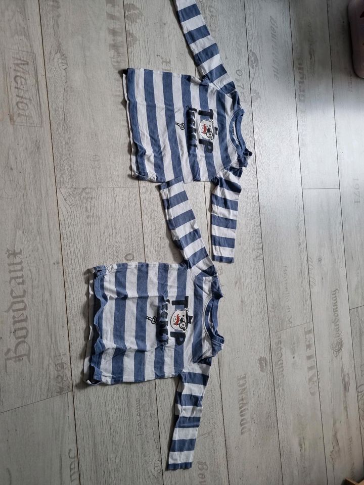 Zwei Shirts für Zwillinge in Größe 86 in Detmold