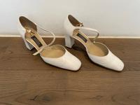 Bally Pumps Blockabsatz weiß Gr. 39,5 München - Schwabing-West Vorschau