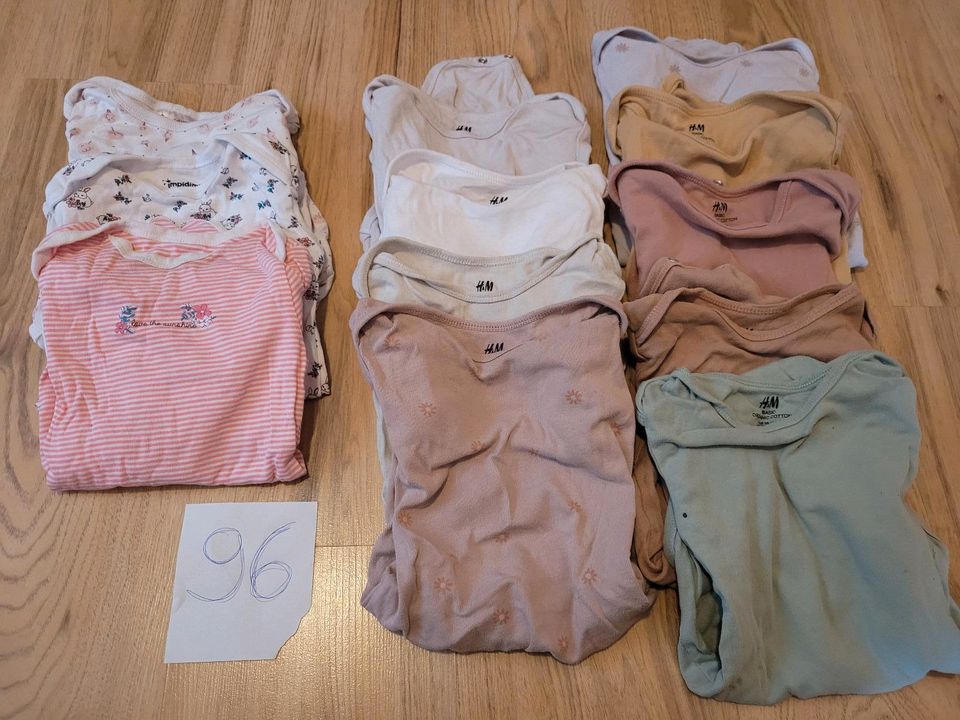 Babykleidung für Mädchen bodys größe 98 Bekleidungspacket in Rosenheim