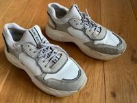 Bronx Sneaker weiß Gr.39 leichtes Plateau Leder Nordrhein-Westfalen - Herford Vorschau
