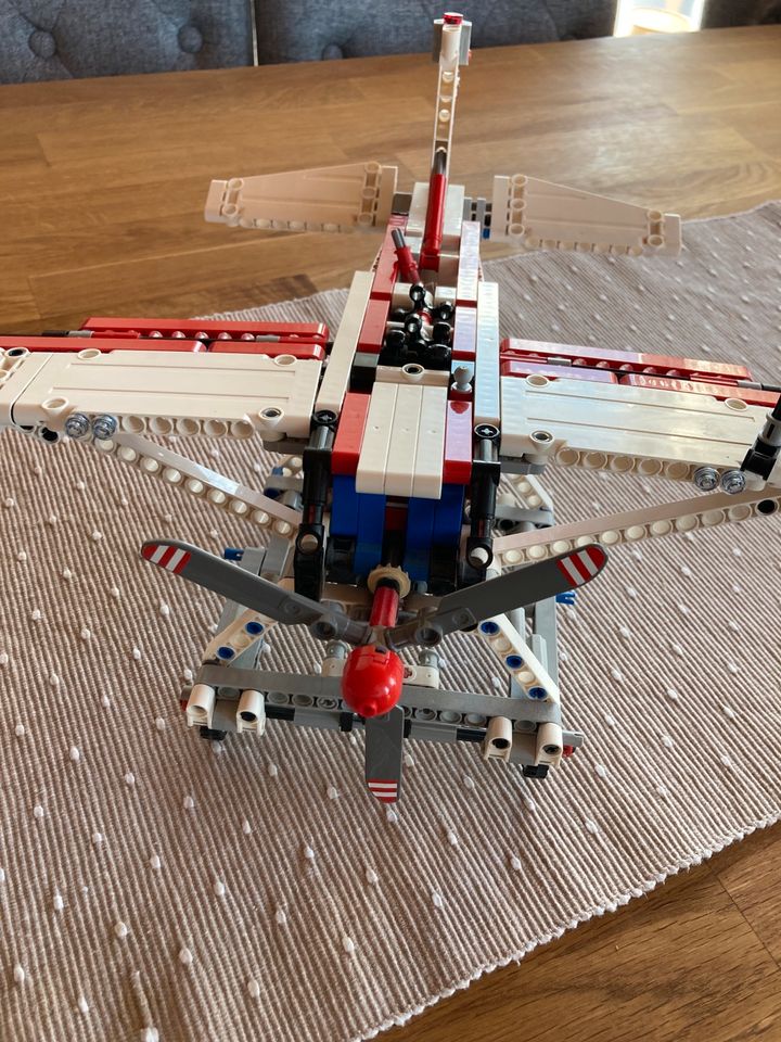 Lego Technik Flugzeug in Laubach