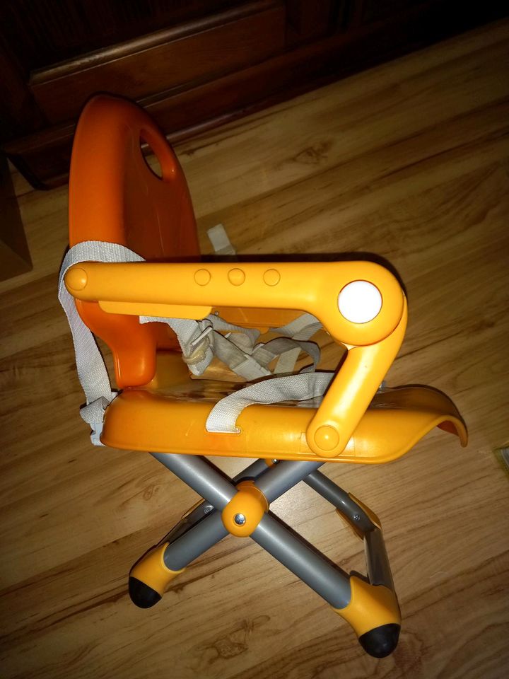 Chicco Baby Kinder Stuhl klappbar Sitzerhöhung 6M. bis 36 M. bis in Bad Neustadt a.d. Saale