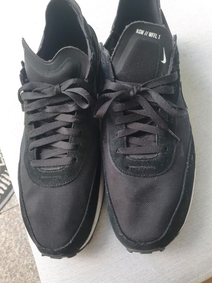 Turnschuhe Nike Sneaker schwarz sehr guter Zustand Gr. 47.5 in Hamburg