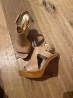 Michael Kors Sandalen Keilabsatz Gr. 36 Leder beige Düsseldorf - Bilk Vorschau