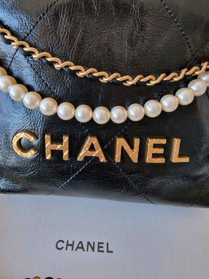 CHANEL MINI 22 Pearl  'Sammlerstück ' in Köln