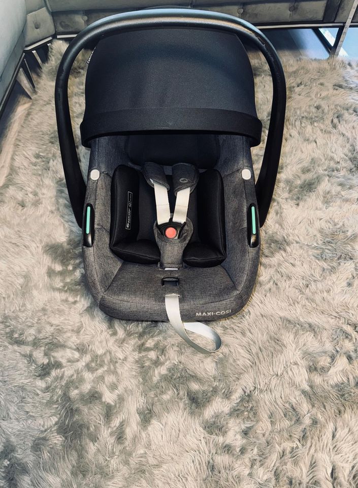 Kinderwagen Maxi Cosi Zelia 3 in München