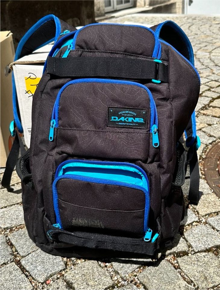 Dakine Schul-/Laptop-/Skater-/Freizeit-Rucksack in München