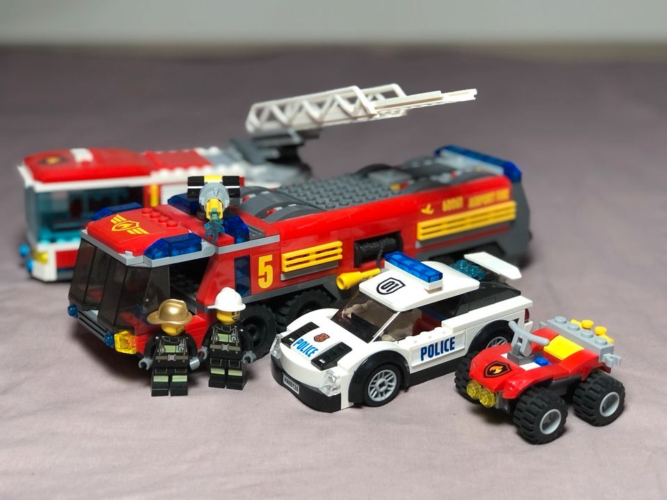 LEGO Feuerwehr- und Polizeiset in Borstel-Hohenraden