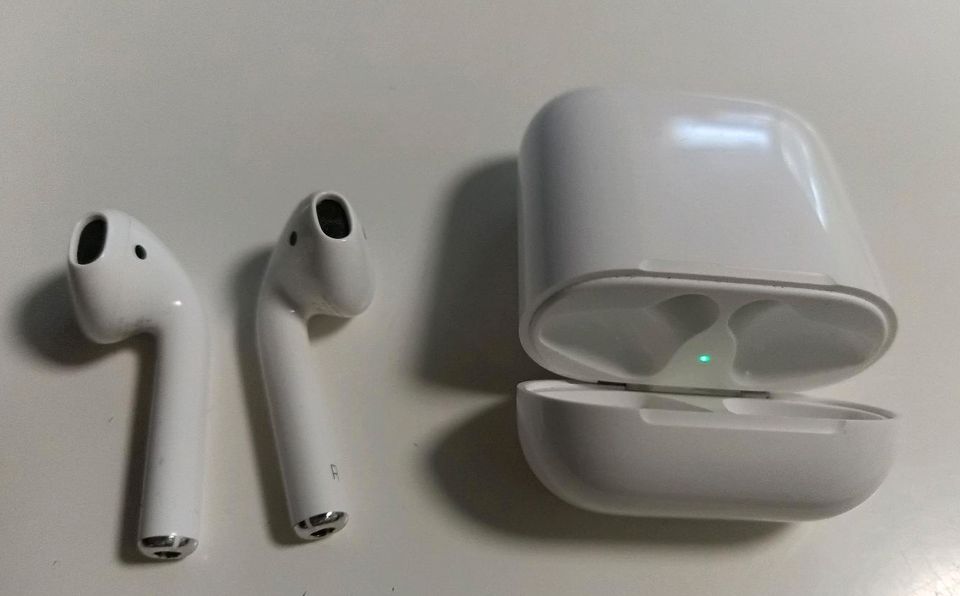 Airpods 2. Generation von Apple in Karlsdorf-Neuthard