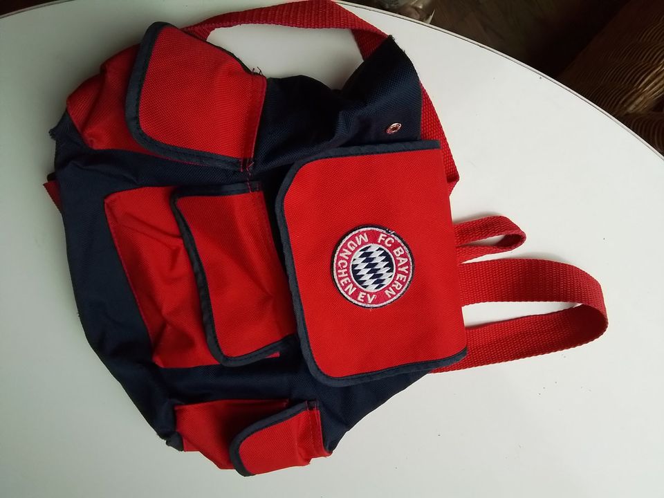 FC Bayern Kinderrucksack in München