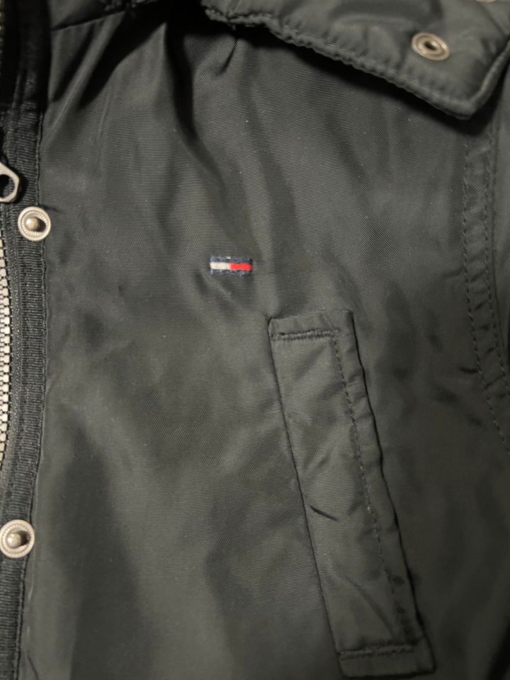 Tommy Hilfiger Jacke Gr. M in Tönisvorst