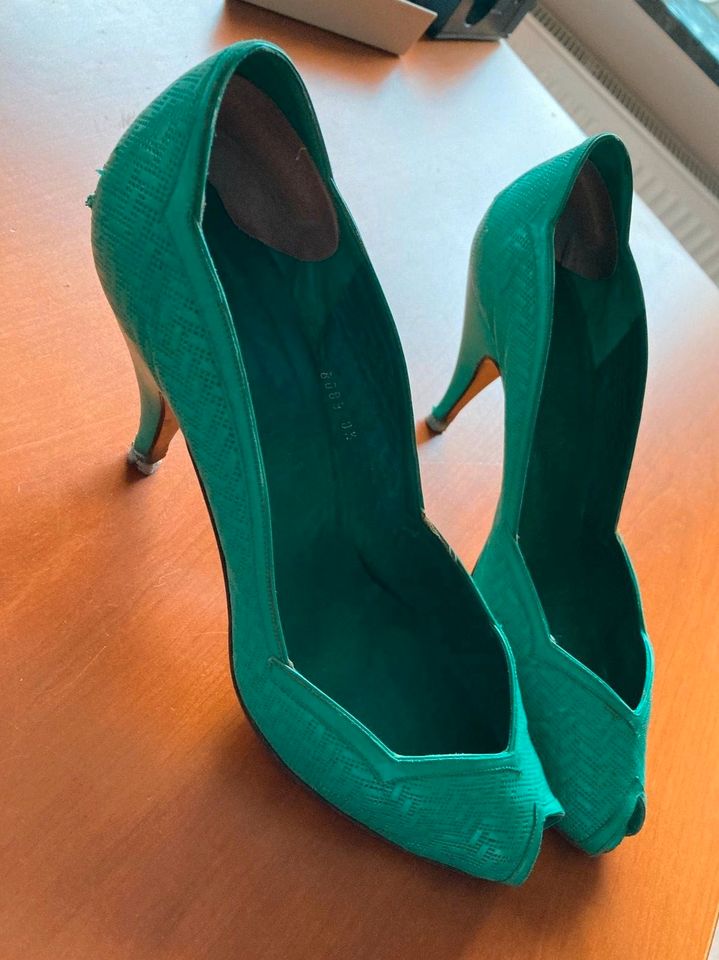 grüne Damen-Pumps aus Leder, Italien in Rendsburg