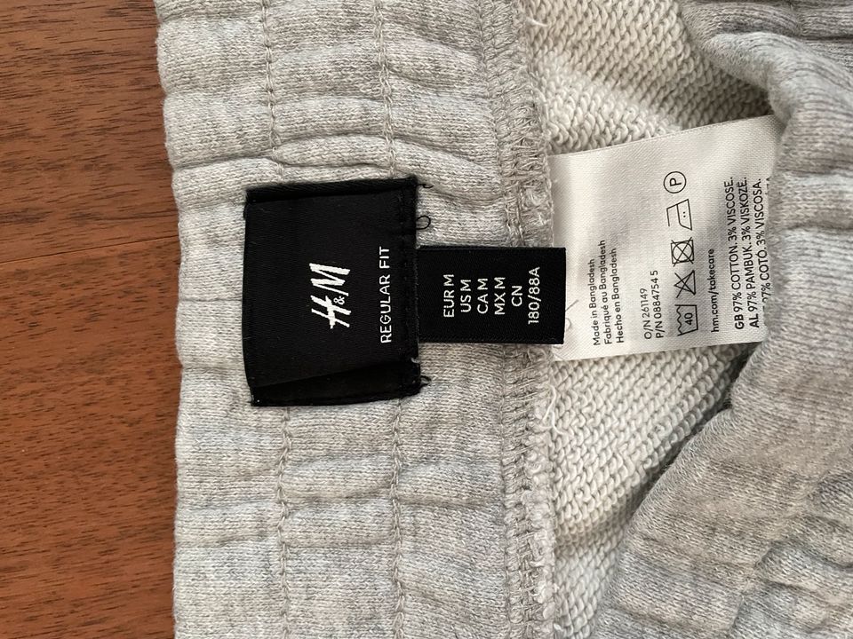 H&M Shorts grau Gr. M in Schriesheim