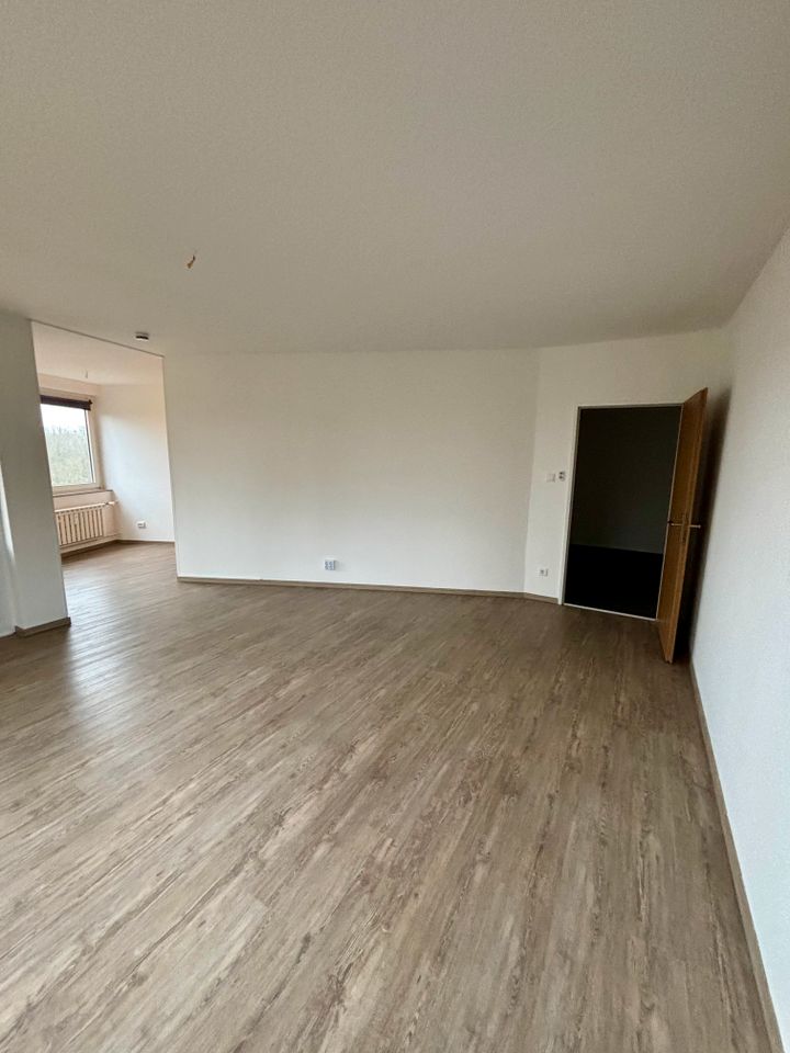 Wolfsburg schöne 2-Zimmer-Wohnung mit Balkon in bester Lage in Wolfsburg