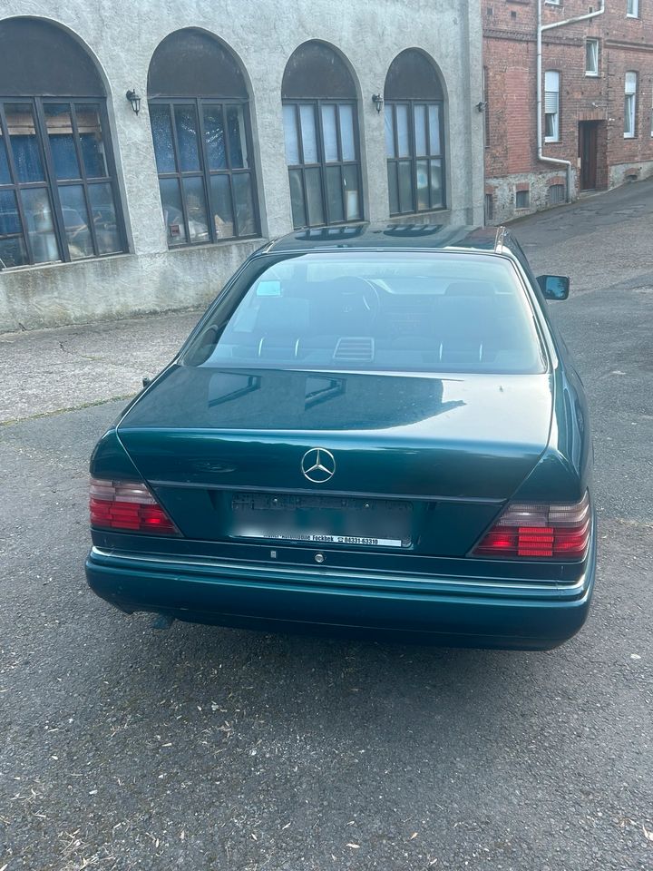 Mercedes w124 200 CE in Vlotho