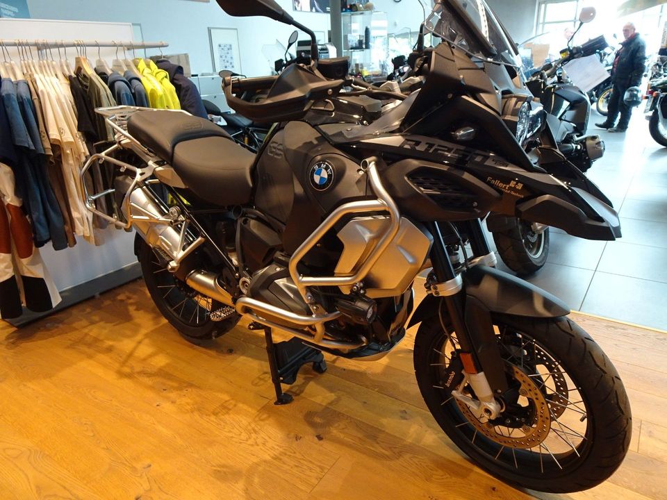 BMW R 1250 Adv. Triple Black in Achern