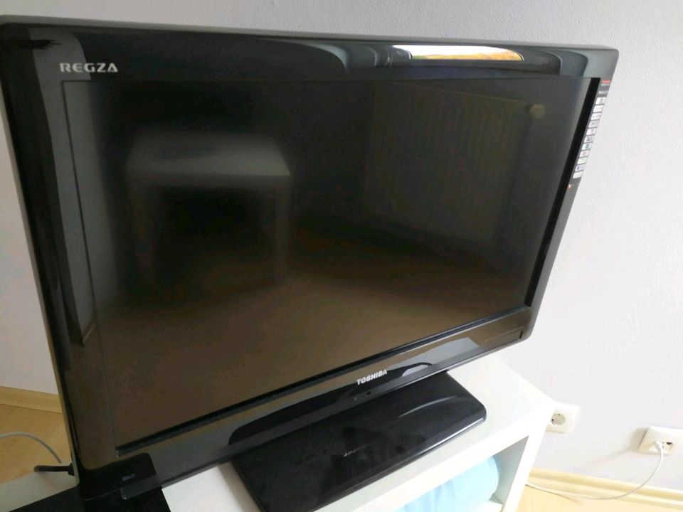 Toshiba TV, 32 Zoll in Usingen