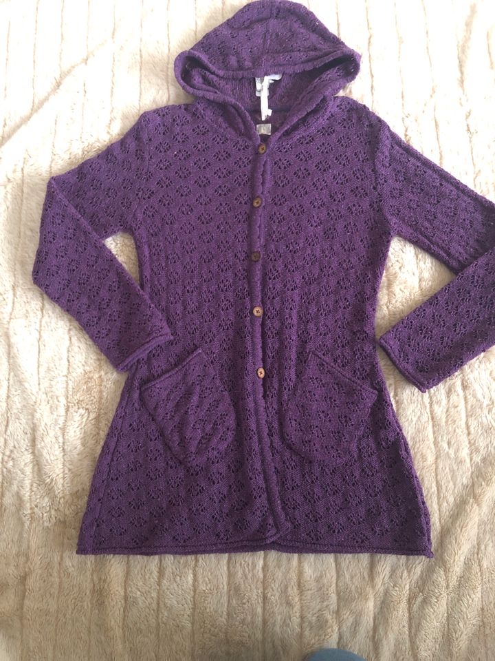 Gr M neu Strickjacke Jacke Lila Deerberg neu neu in Lüneburg